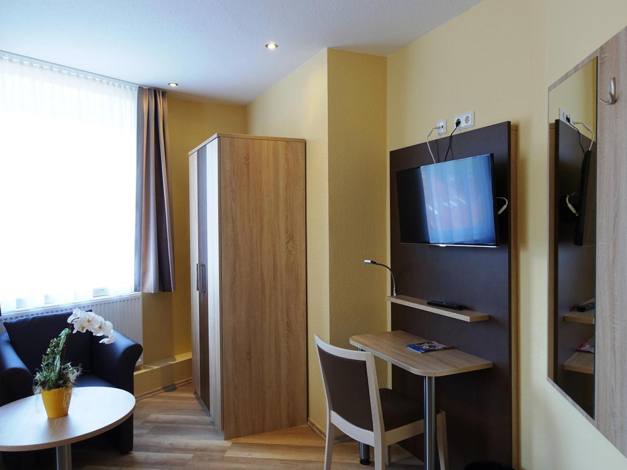 Wolthusen Apartment เอมเดน ภายนอก รูปภาพ