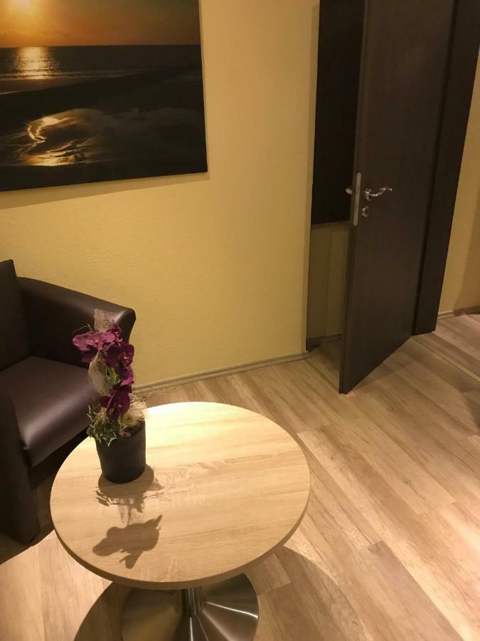 Wolthusen Apartment เอมเดน ภายนอก รูปภาพ